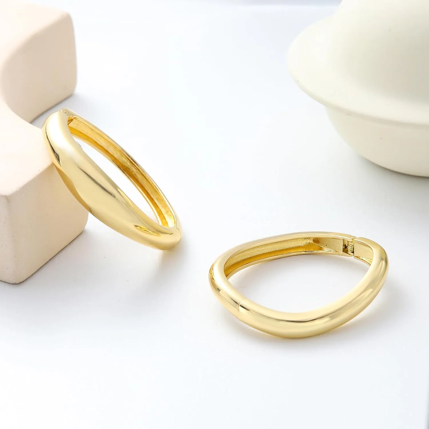 2pcs Gold Bangle Bracelets for Women, Trendy Hinged Cuff Open Wide Chunky Gold Bracelet Stack Arm Cuff Jewelry for Women