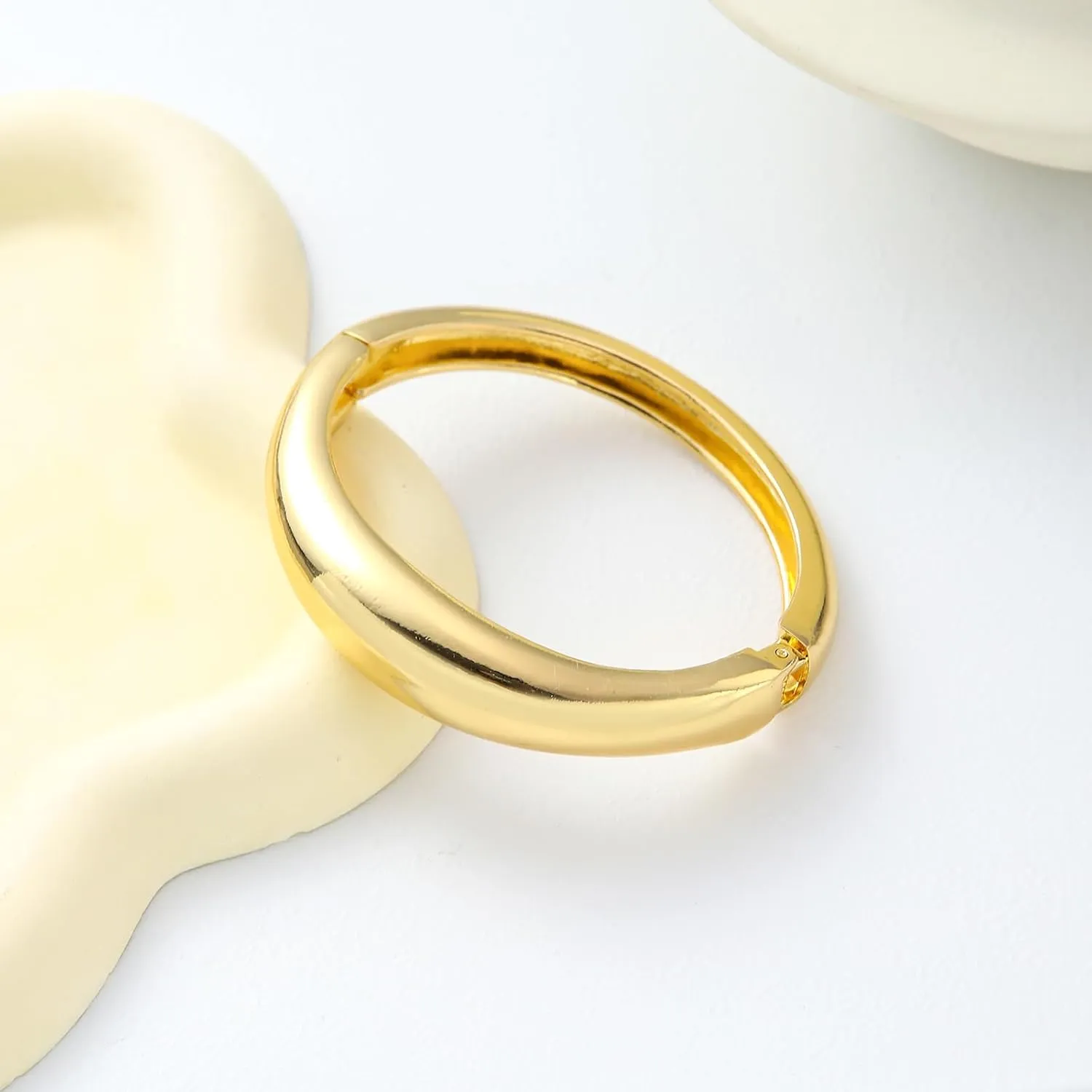 2pcs Gold Bangle Bracelets for Women, Trendy Hinged Cuff Open Wide Chunky Gold Bracelet Stack Arm Cuff Jewelry for Women
