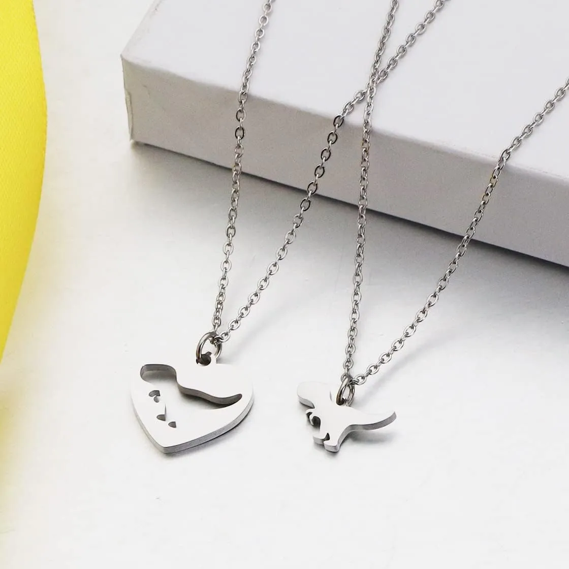 Ankiyabe Mother Daughter Necklack Set Matching Cutout Animal Heart Necklaces Mommy and Me Gift Mama Bear Saurus Necklace Mom Daughter Quote Necklace