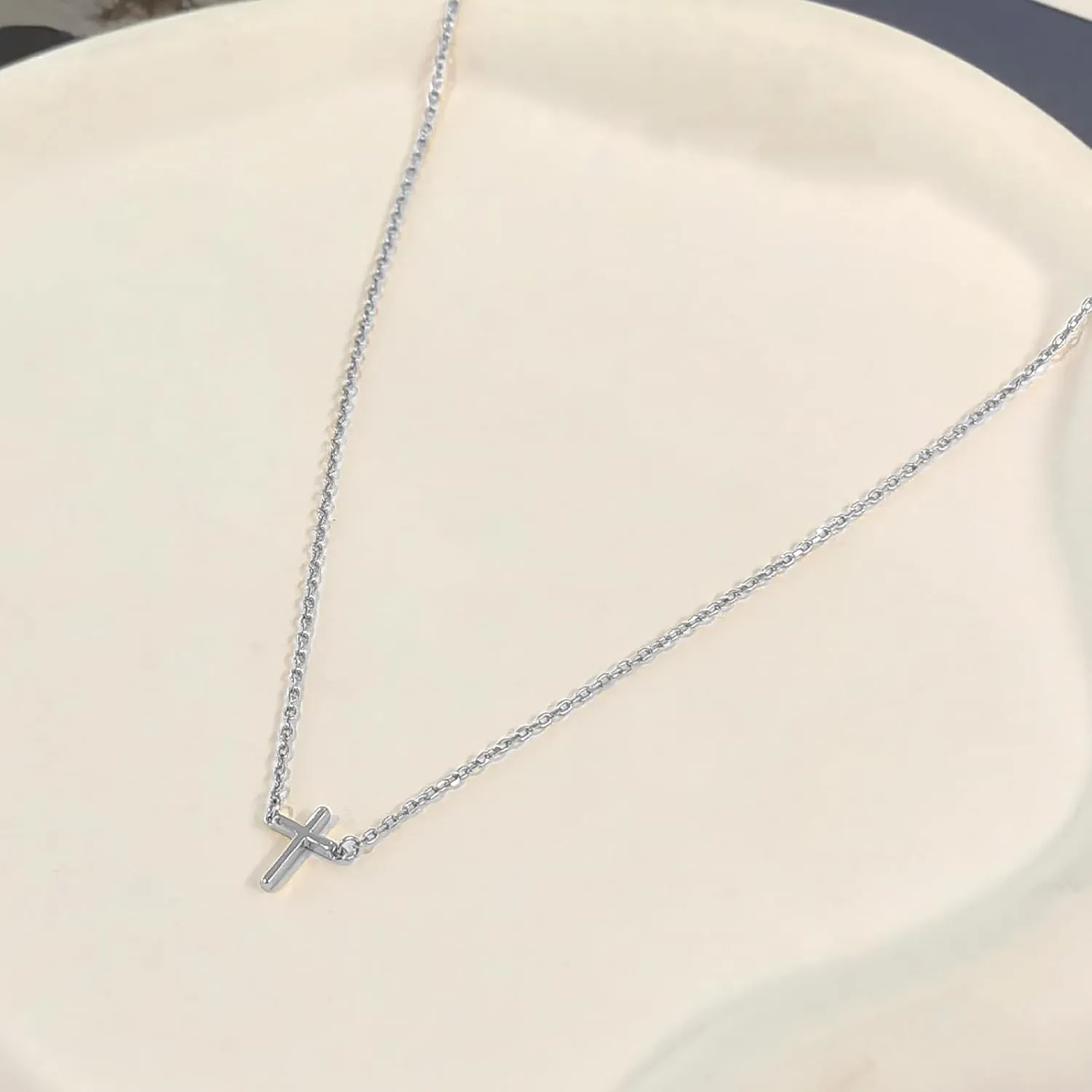 Cross Necklace for Women, Dainty 18K Gold Plated Small Cross Pendant Necklace Simple Gold Cross Necklaces for Women Trendy Gold Jewelry for Women Gift
