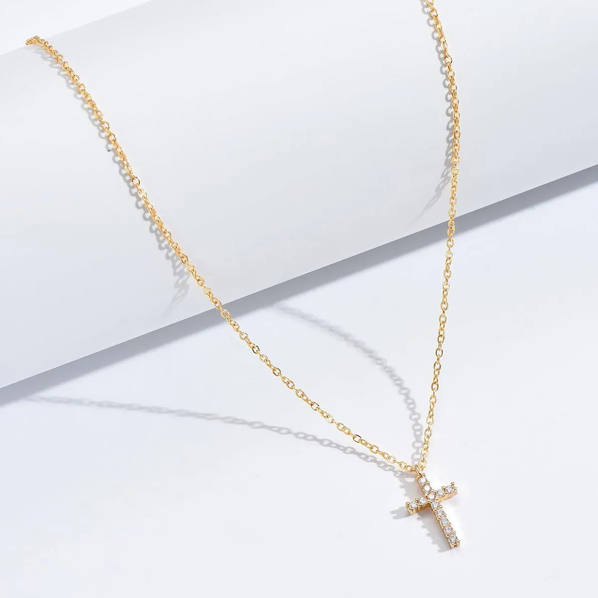 Cross Necklace for Women, Dainty 18K Gold Plated Small Cross Pendant Necklace Simple Gold Cross Necklaces for Women Trendy Gold Jewelry for Women Gift