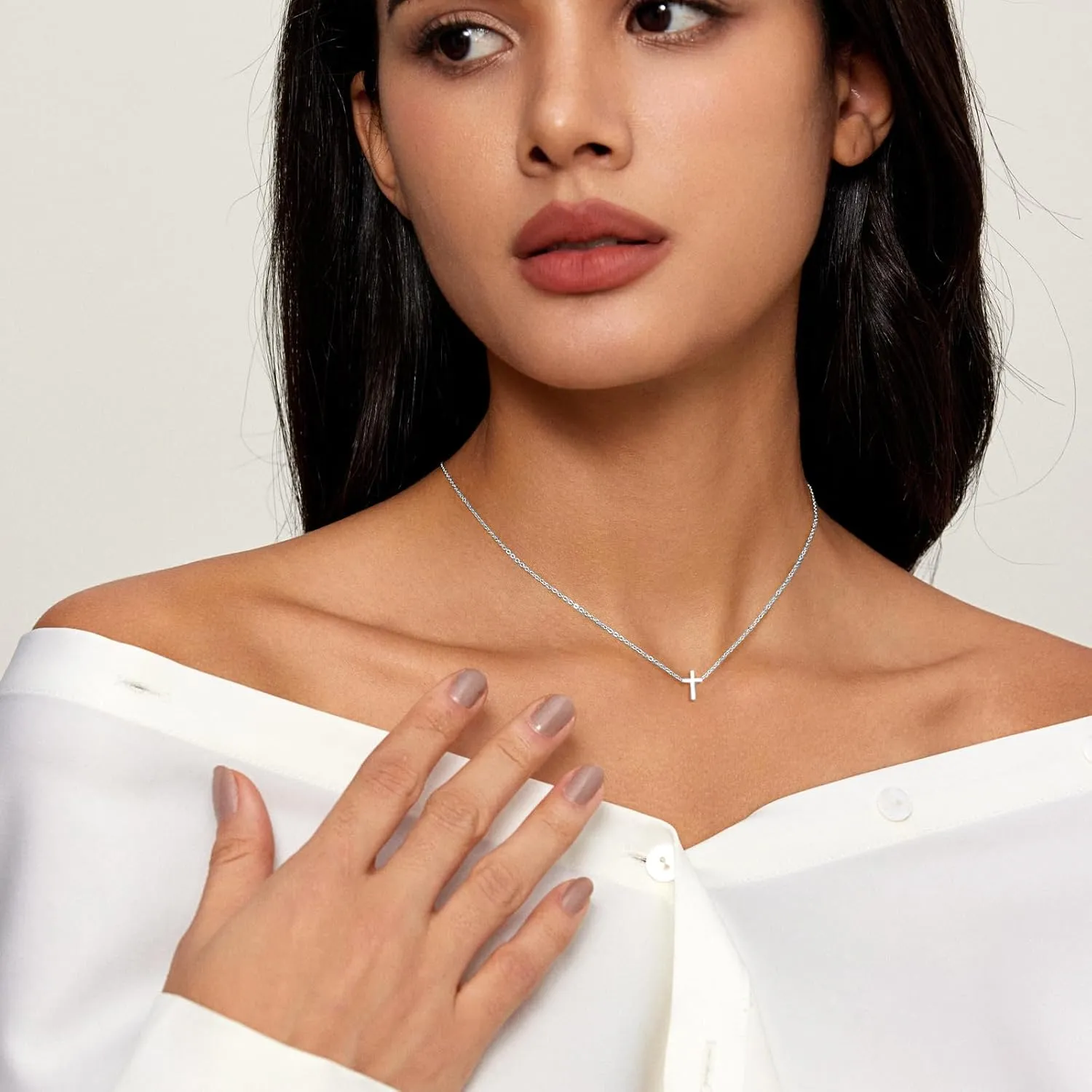 Cross Necklace for Women, Dainty 18K Gold Plated Small Cross Pendant Necklace Simple Gold Cross Necklaces for Women Trendy Gold Jewelry for Women Gift