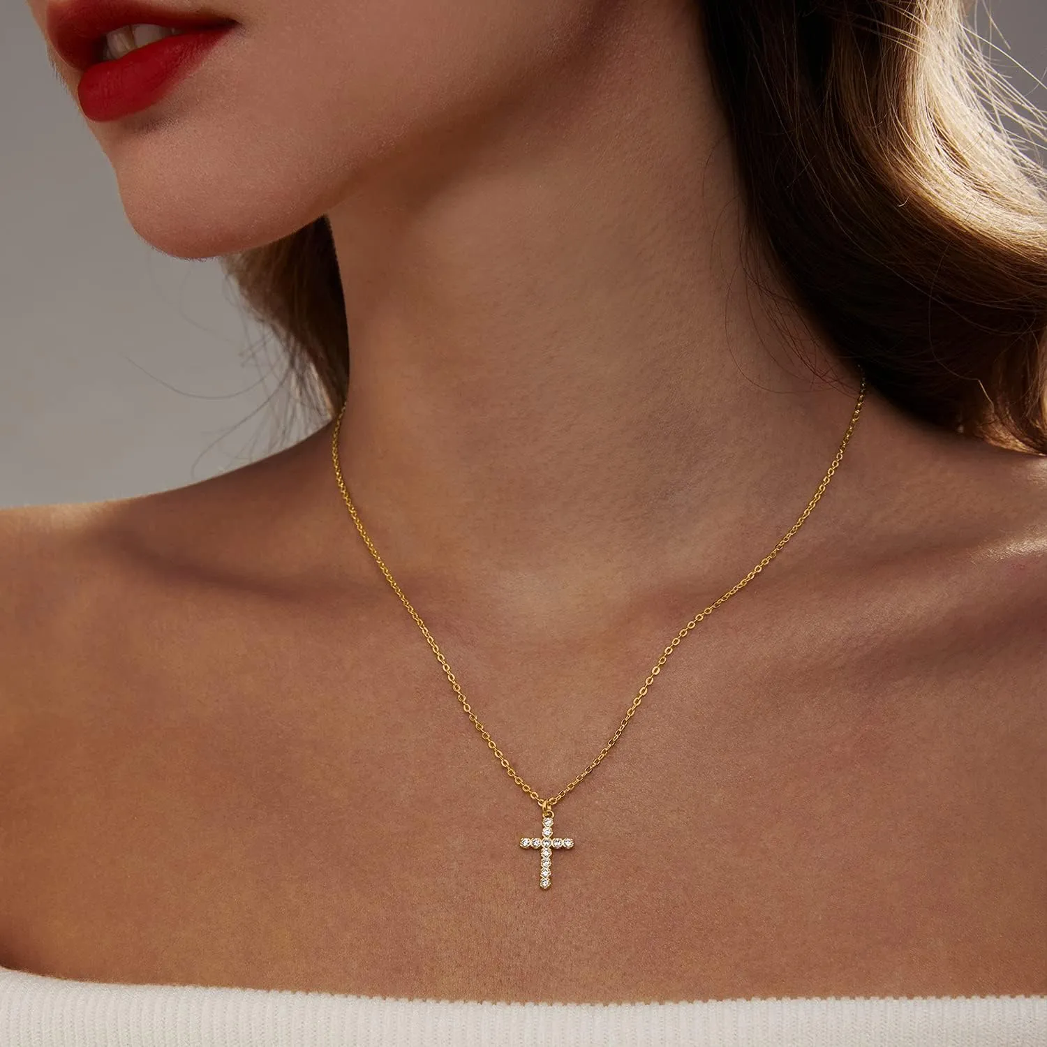 Cross Necklace for Women, Dainty 18K Gold Plated Small Cross Pendant Necklace Simple Gold Cross Necklaces for Women Trendy Gold Jewelry for Women Gift