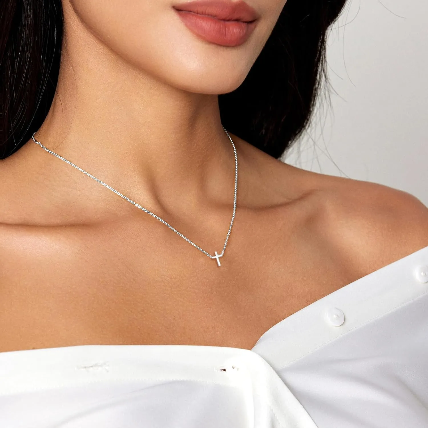 Cross Necklace for Women, Dainty 18K Gold Plated Small Cross Pendant Necklace Simple Gold Cross Necklaces for Women Trendy Gold Jewelry for Women Gift