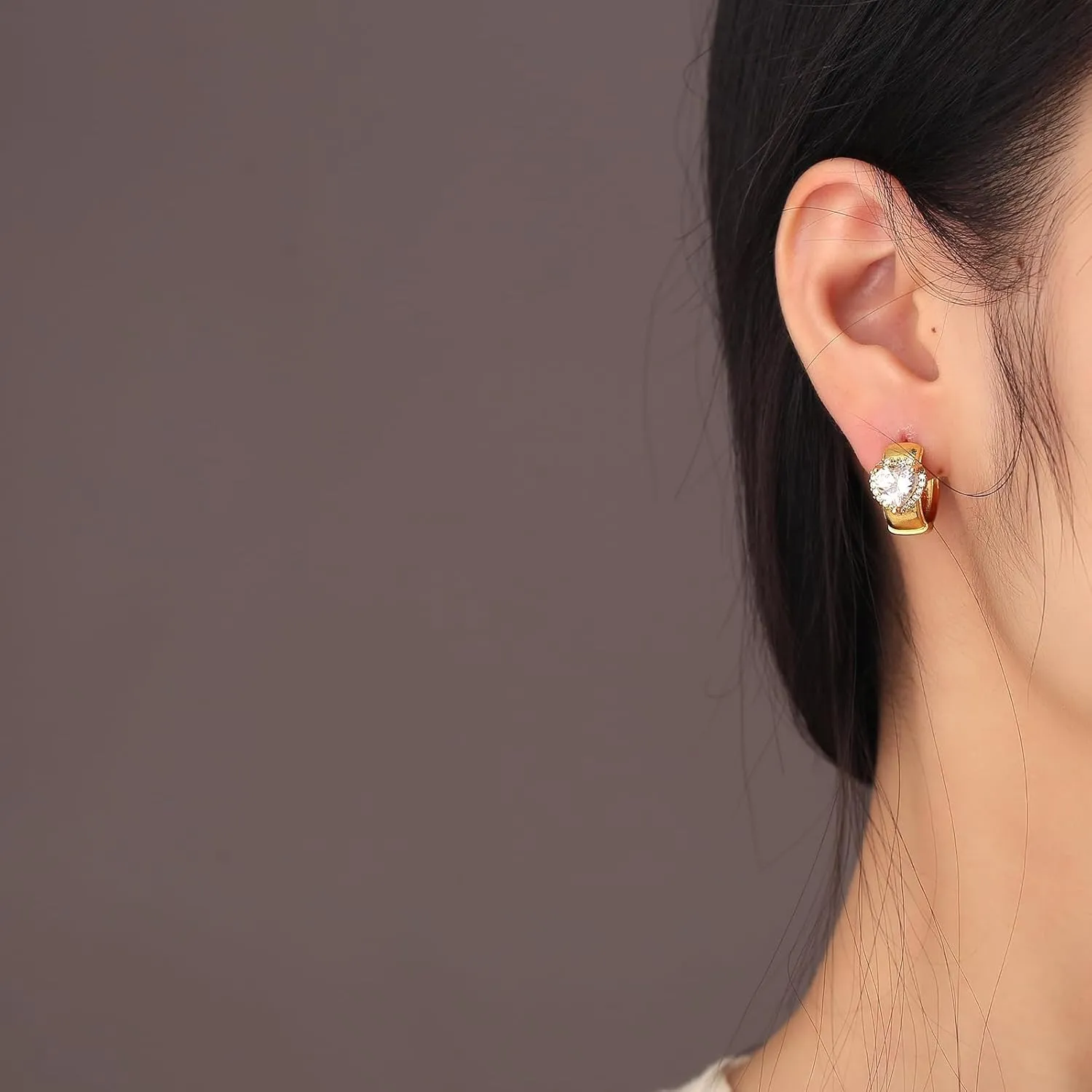 Cubic Zirconia Hearts Hoop Earrings for Women Heart Crystal Fashion Huggie Hoops Cartilage Earrings Minimalist Hinged Stud Earrings Jewelry