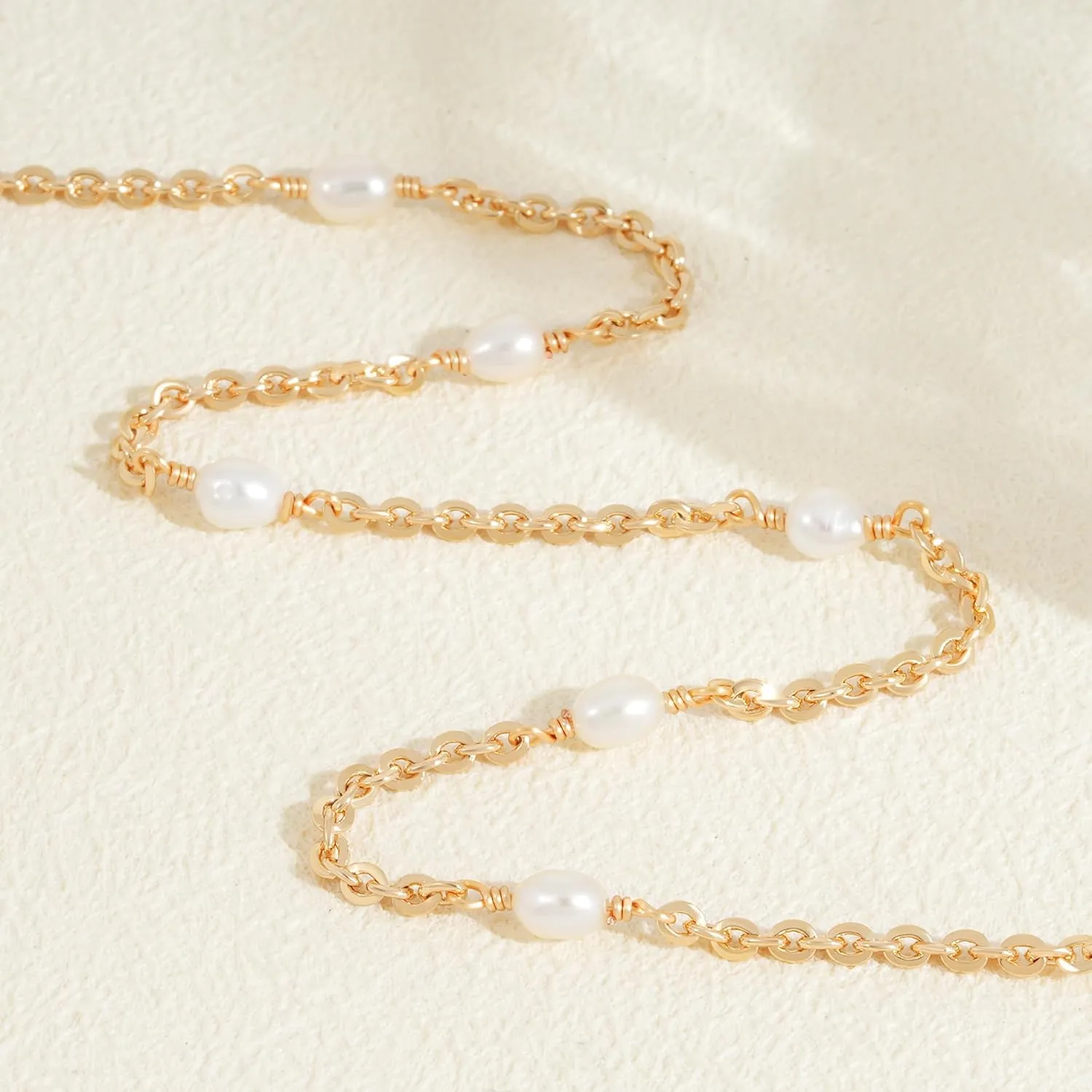 Fettero Choker Chain Necklace for Women 14K Gold Plated Dainty Choker Necklace Minimalist Thin Gold Chain Necklace Simple Twisted Chain Paperclip Necklace for Everyday Jewelry
