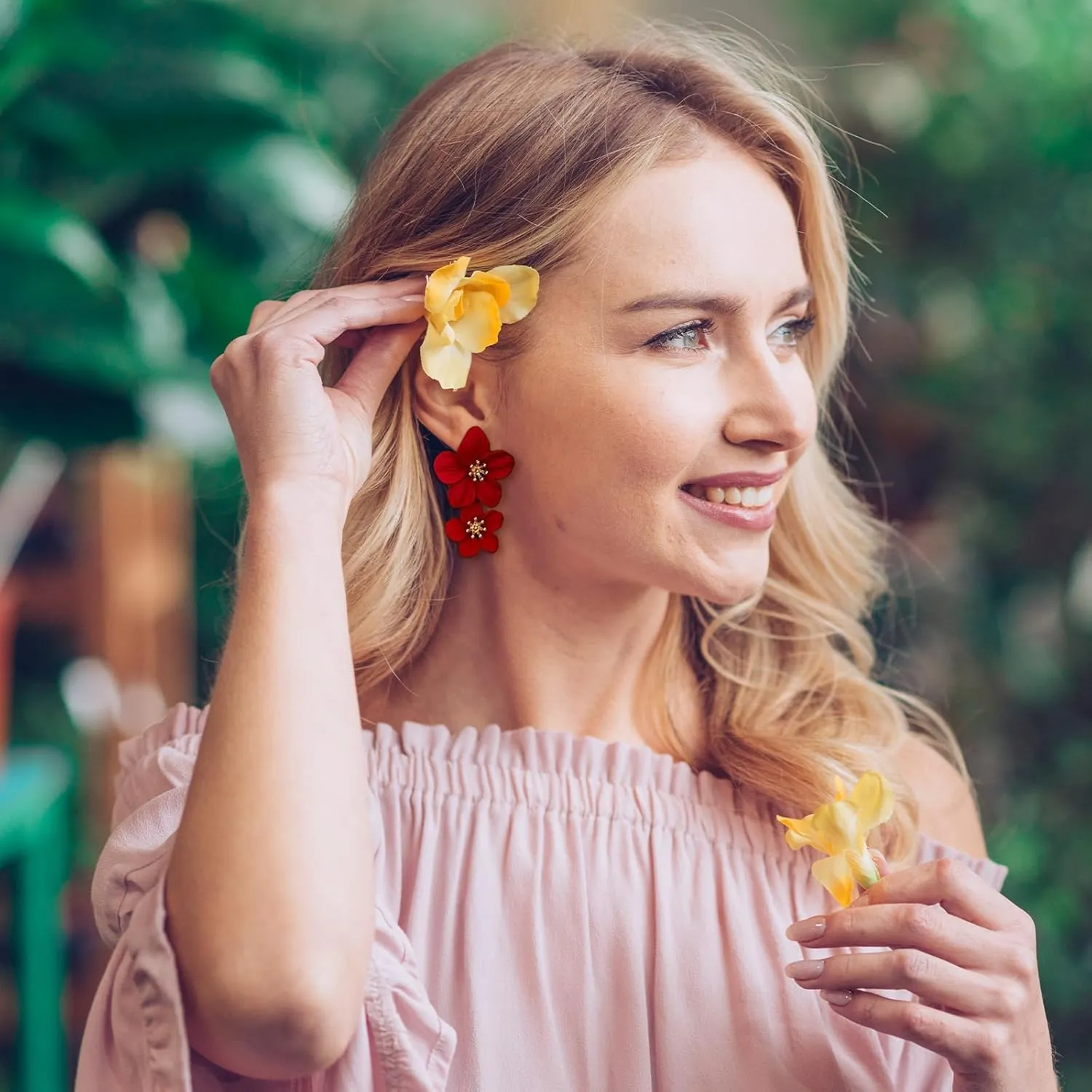Gold Flower Earrings Necklace Set Spring Earrings for Women Flower Pendant Necklace White Flower Statement Earring Spring Trendy Jewelry Dresses