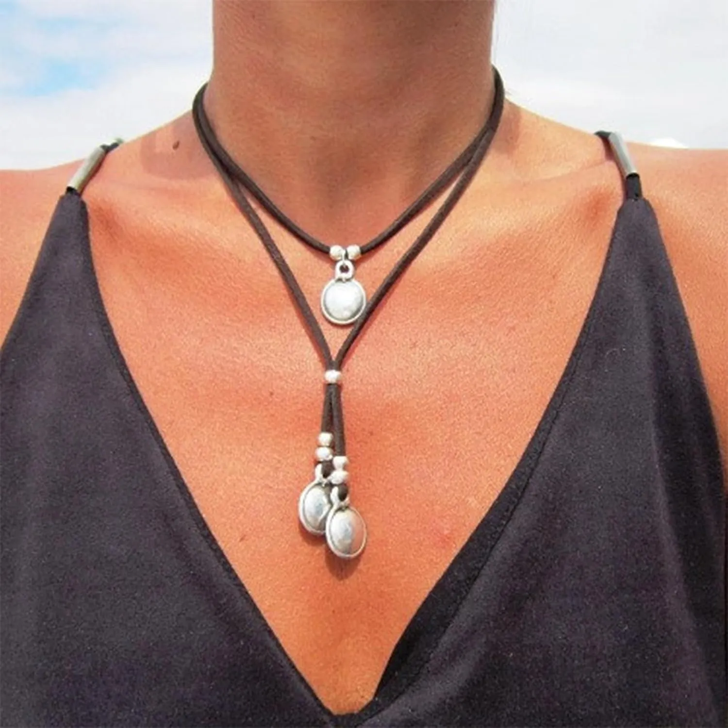 HUASAI Boho Necklaces for Women Western Jewelry Country Concert Outfits for Women Layered Brown Choker Necklace Leather Boho Necklace Western Cowgirl Outfits Jewelry
