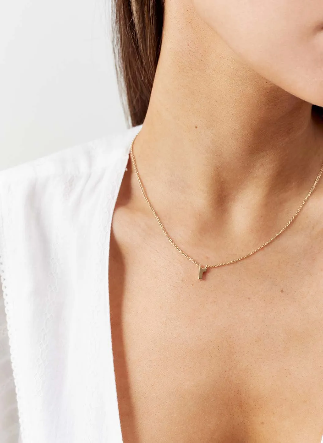 Letter 'r' Pendant Necklace