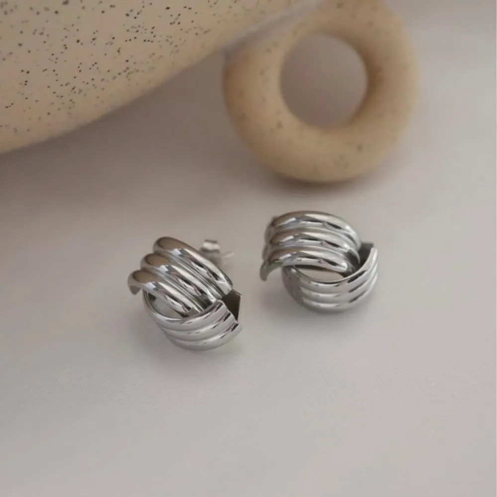 LUVA Knot Stud Earrings for Women, 18K Gold Plated Stainless Steel Love Knot Link Statement Earrings, Geometric Trendy Fashion Earrings, Waterproof, Anti Tarnish