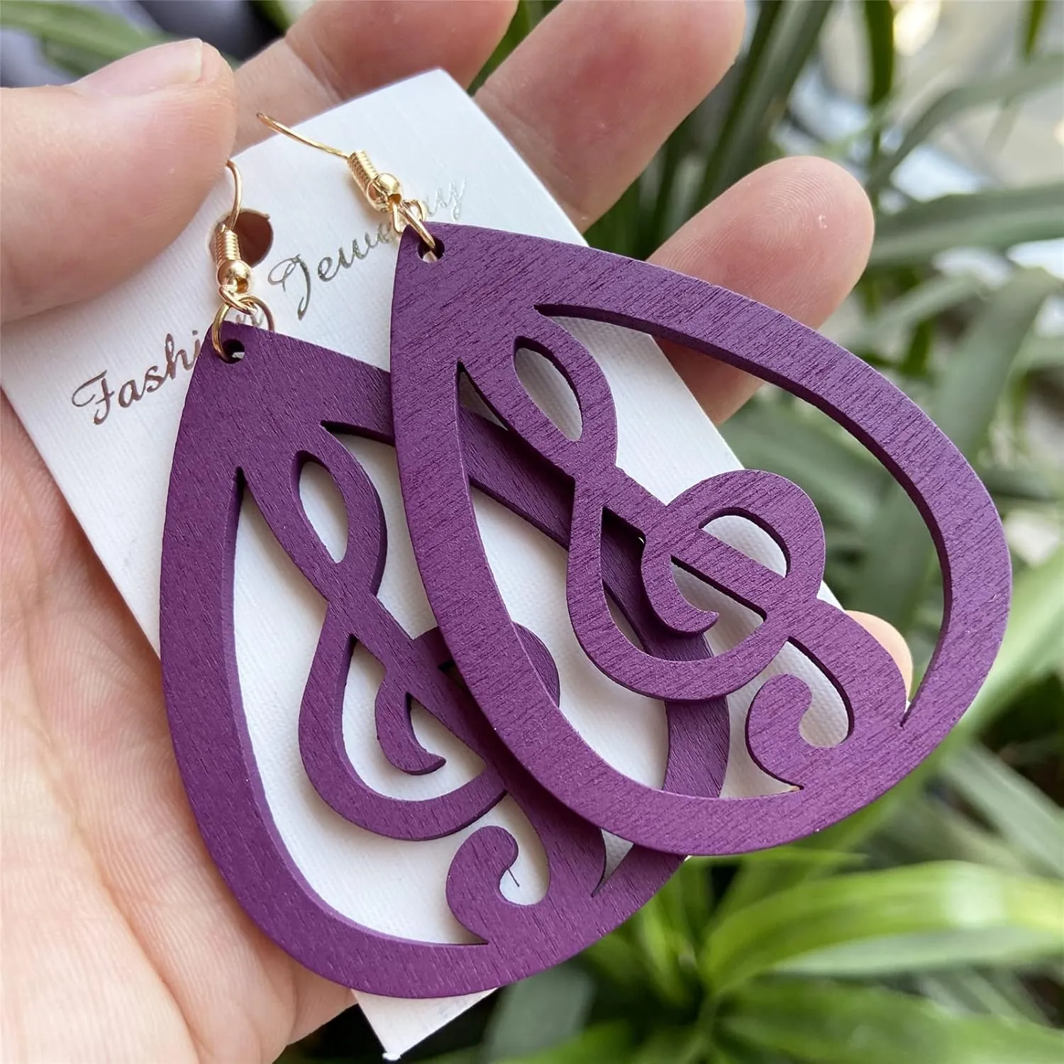 MALOYANVE Wooden Musical Note Earrings for Women Creative Vintage Bohemian Hollow Out Treble Eighth Music Clef Note Shaped Brown Black Boho Geometric Wood Earrings