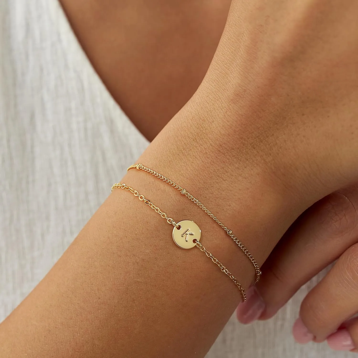 MONOZO Gold Bracelets for Women Jewelry Gifts - Dainty 18K Real Gold Plated Disc Monogram Letter A-Z Initial Bracelets for Women Trendy Personalized Letter Bracelet Jewelry Gifts for Her
