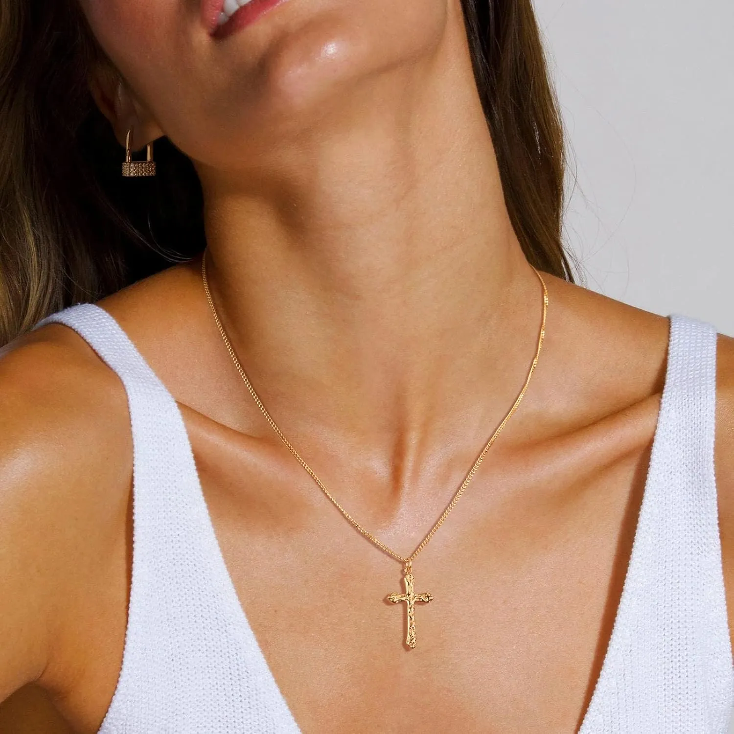 MTMY Gold Cross Necklace 14K Gold Plated Dainty Gold Cross Pendant Necklace for Women Delicate Necklace Jewelry