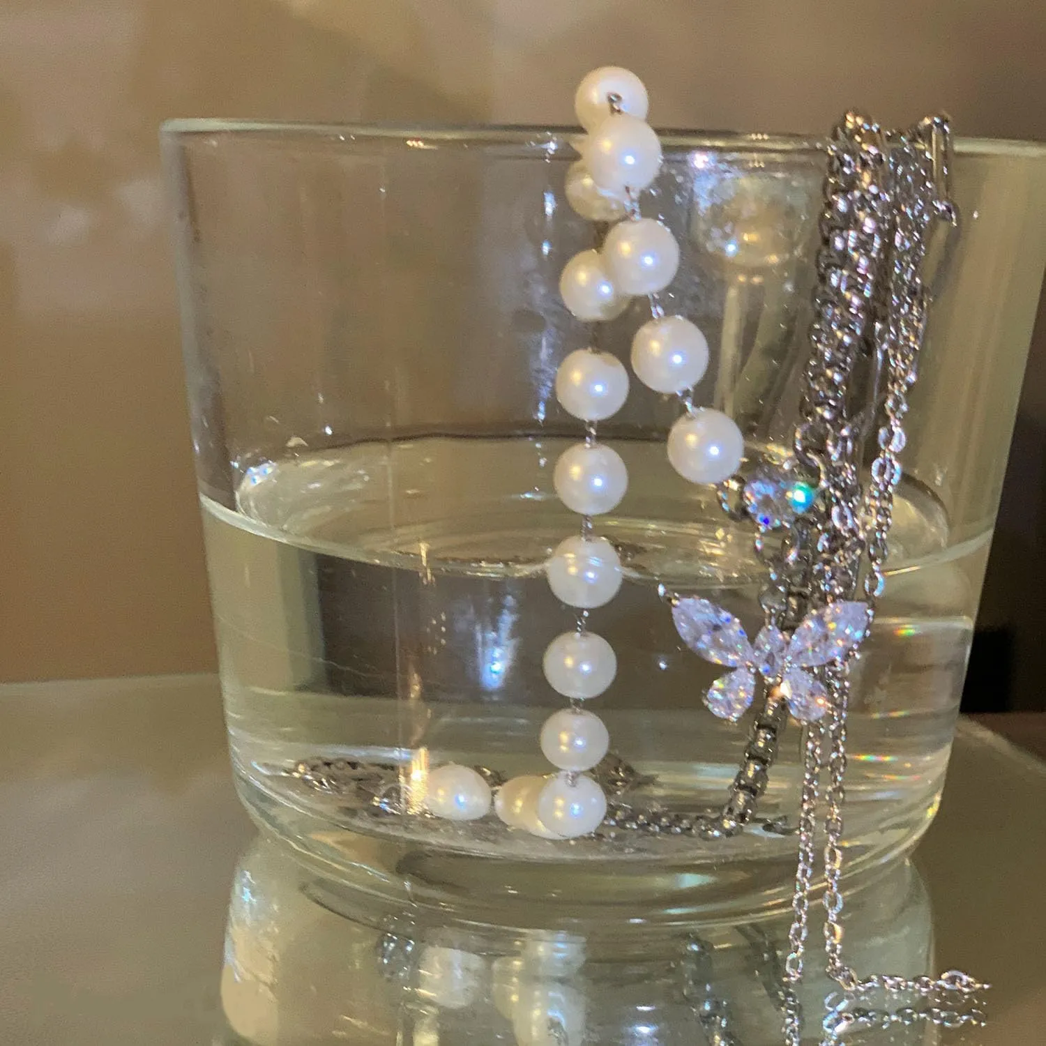 Pearl Butterfly Pendant Necklace for Women Delicate Pearl Necklace Silver Layered Necklace Crystal Butterfly Necklace