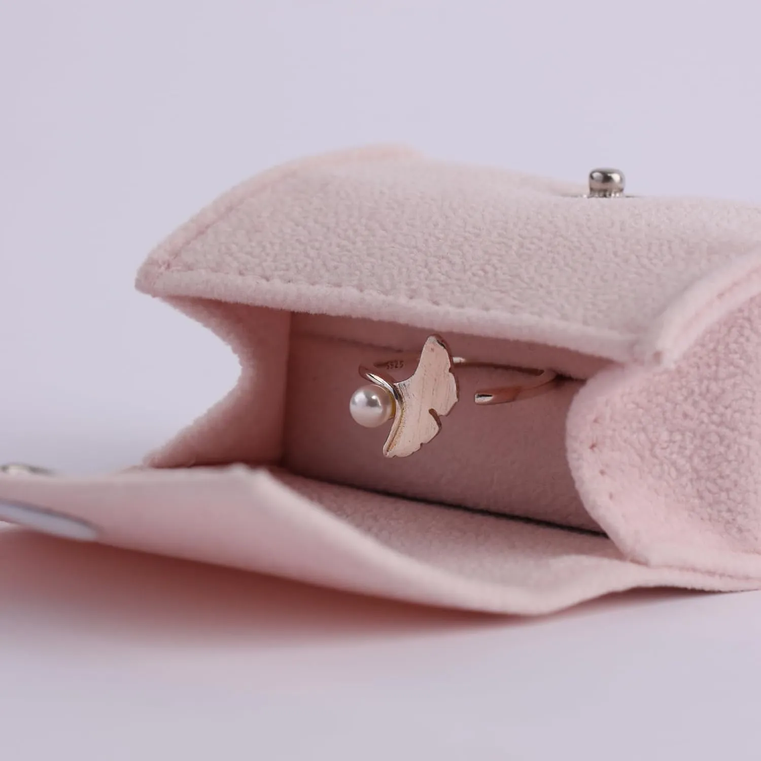 Ring Box, Mini Travel Jewelry Case Portable Small Engagement Ring box for Rings Earrings, Claimond veins Ring Gift Box for Women Girls (Light Pink)