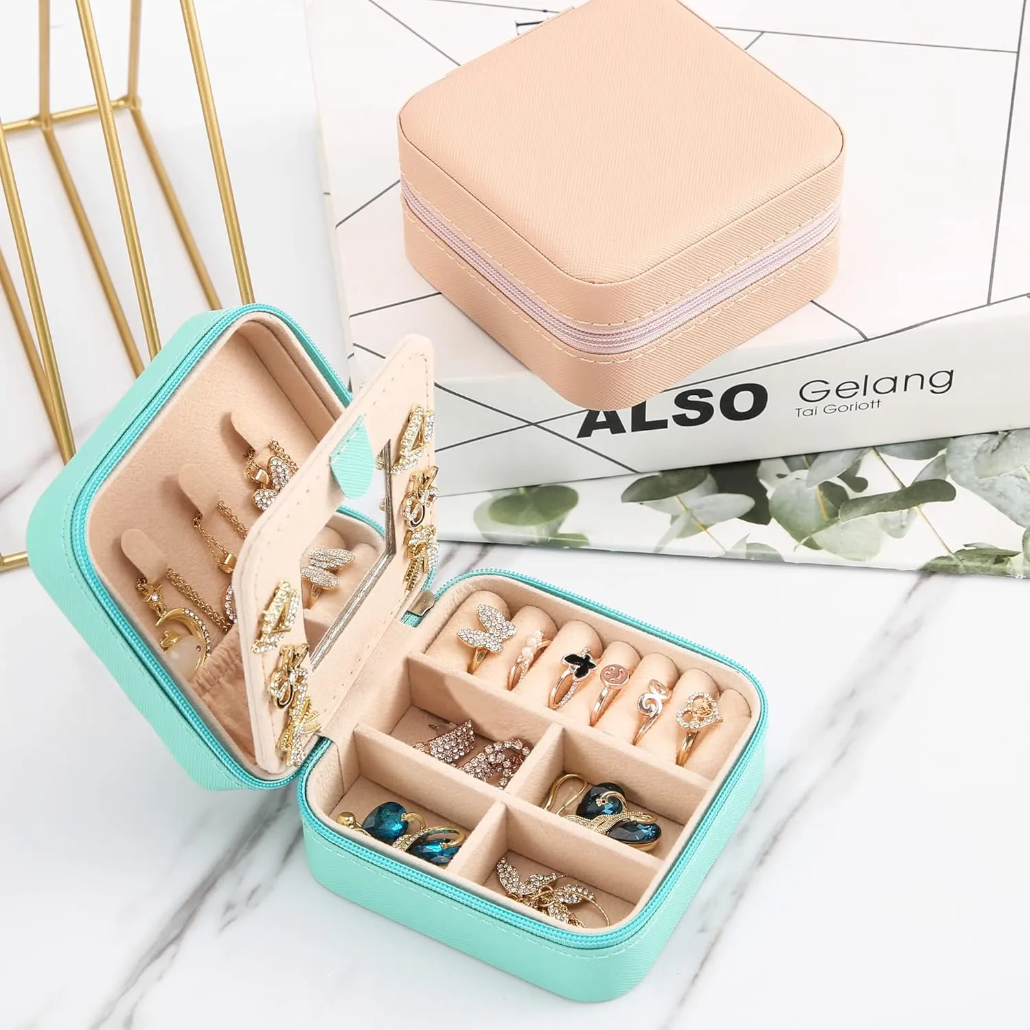 Small Travel Jewelry Box With Mirror, Portable Jewelry organizer Display Storage Box for Earrings Rings Necklaces, Jewelry ase for female Girls (blue) 1pc