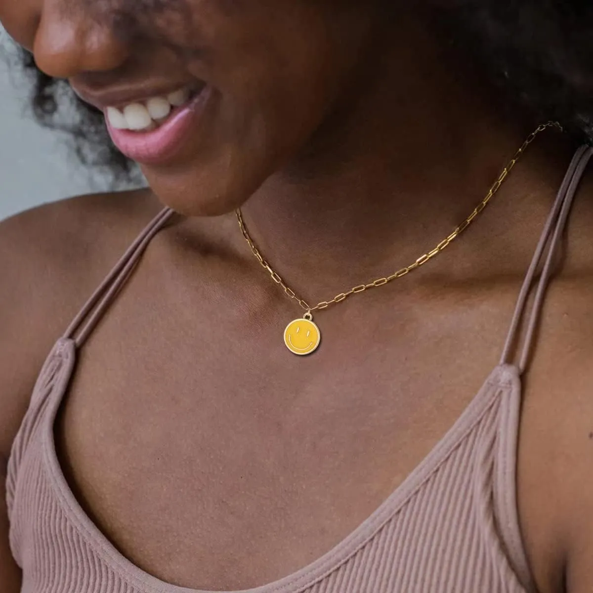 Smile Pendant Necklace Smile Face Chain Necklace Paperclip Necklace Cute Round Pendant Necklace Preppy Jewelry for Women Girls