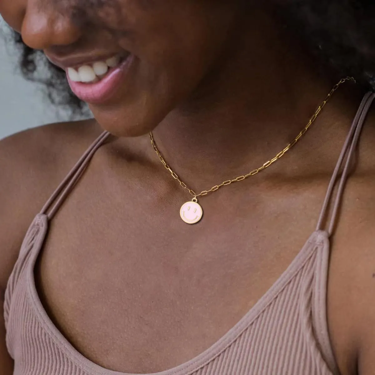 Smile Pendant Necklace Smile Face Chain Necklace Paperclip Necklace Cute Round Pendant Necklace Preppy Jewelry for Women Girls