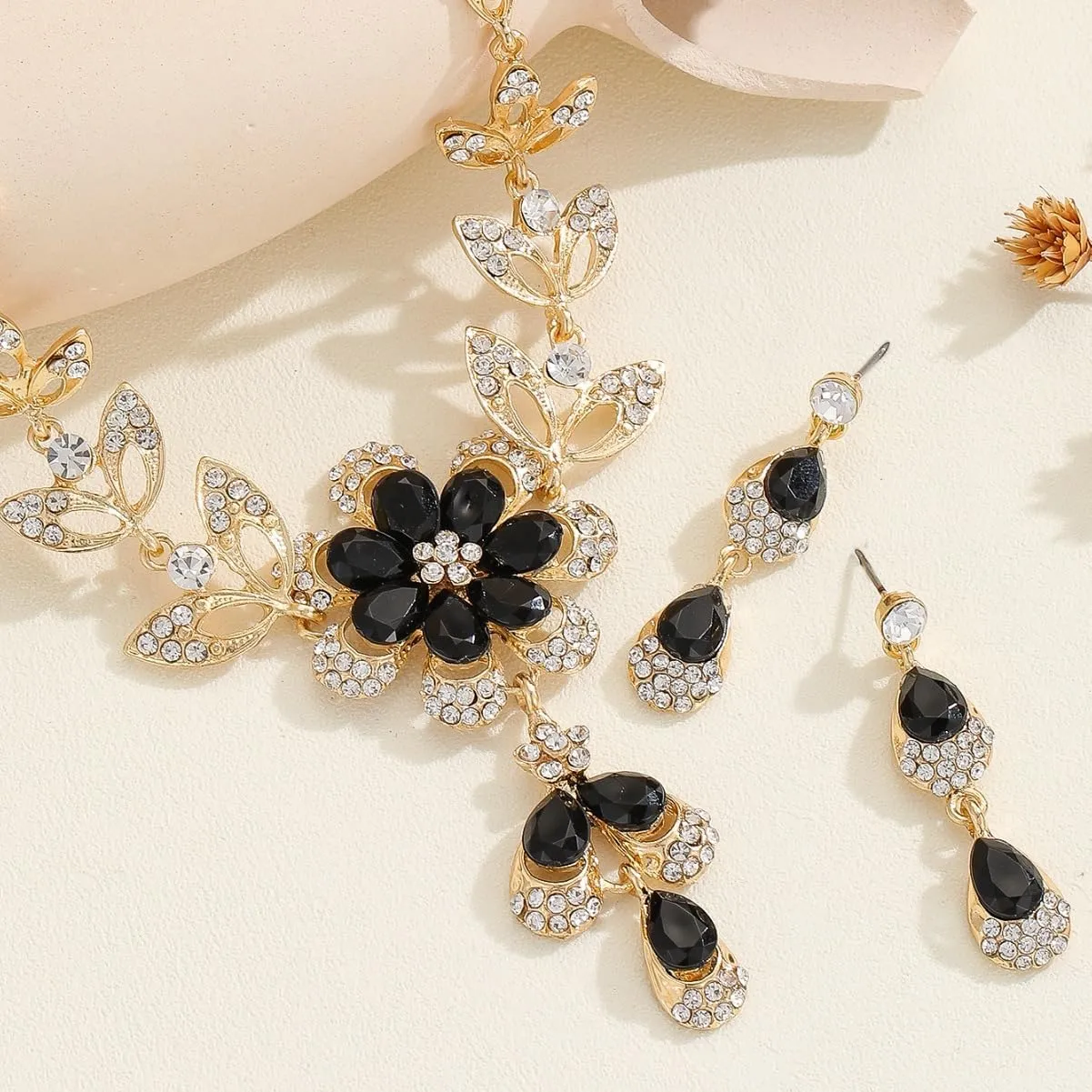Wedding Jewelry Sets for Women Trendy Wedding Guest Dress Crystal Flower Necklace Earrings Set Sparkly Prom Dresses Formal Dresses for Women Wedding Guest