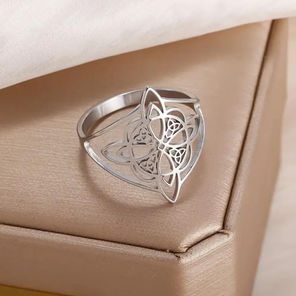 Witches Knot Ring for Women Stainless Steel Witchcraft Celtic Amulet Ring Quaternary Celtic Knot Ring Vintage Jewelry Gift for Women