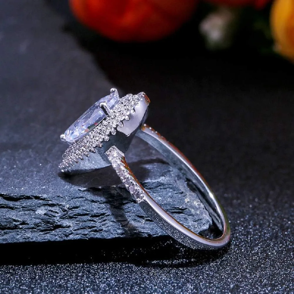 Xunuo Platinum Plated CZ Pear Shaped Cubic Zirconia Crystal Halo Wedding Teardrop Shaped Ring for Women Sizes 6 to 10 (US Size 10)