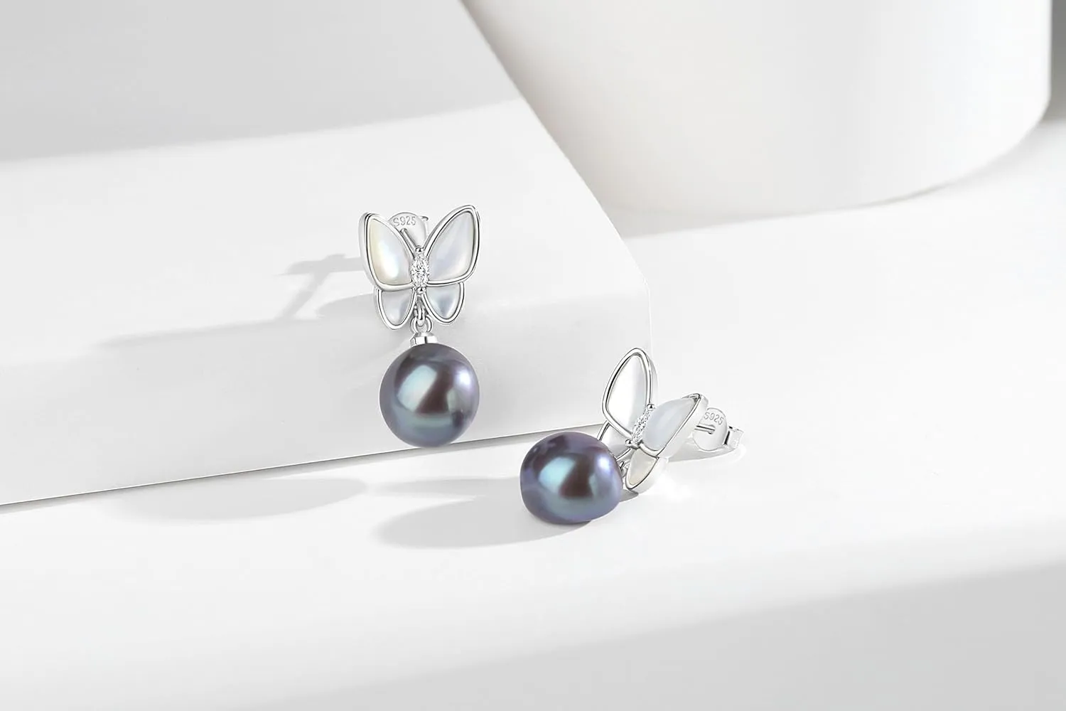 YAMI Butterfly Gold Earrings 925 Sterling Silver Hypoallergenic Women's Butterfly Pearl Earrings Freshwater Cultured Pearls Drop Pearl Dangle Earrings Jewelry Gifts for Women
