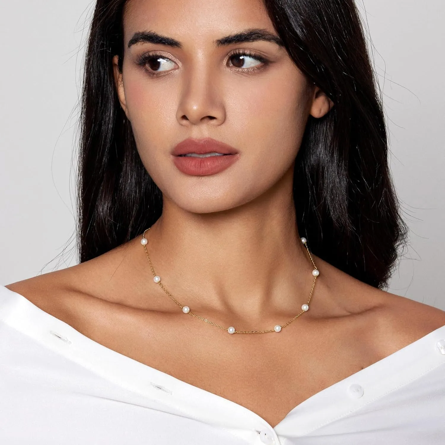 Zeffy Pearl Necklace 8MM Dainty Round Imitation Pearl Choker Necklace Wedding Pearl Necklace Delicate Jewelry for Women Simple Bridesmaid Jewelry Gifts